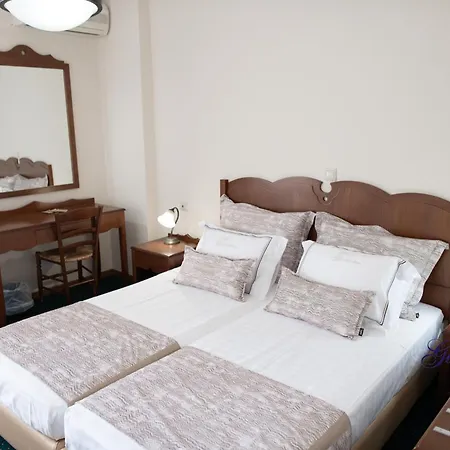 Glarentza Hotel 3*